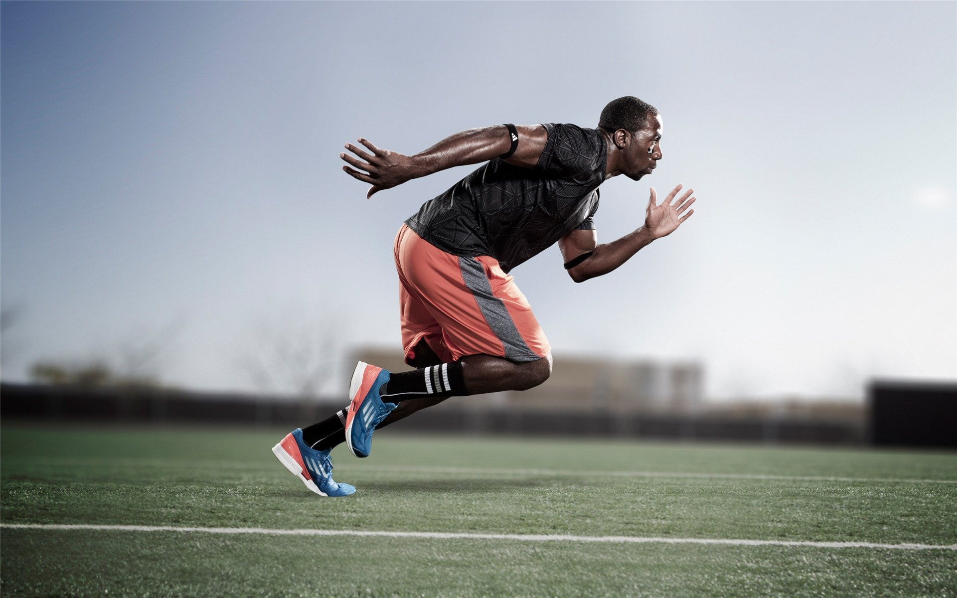 街道狂飙与绿茵碾压,当F1焦点战遇上勒沃库森横扫拉齐奥