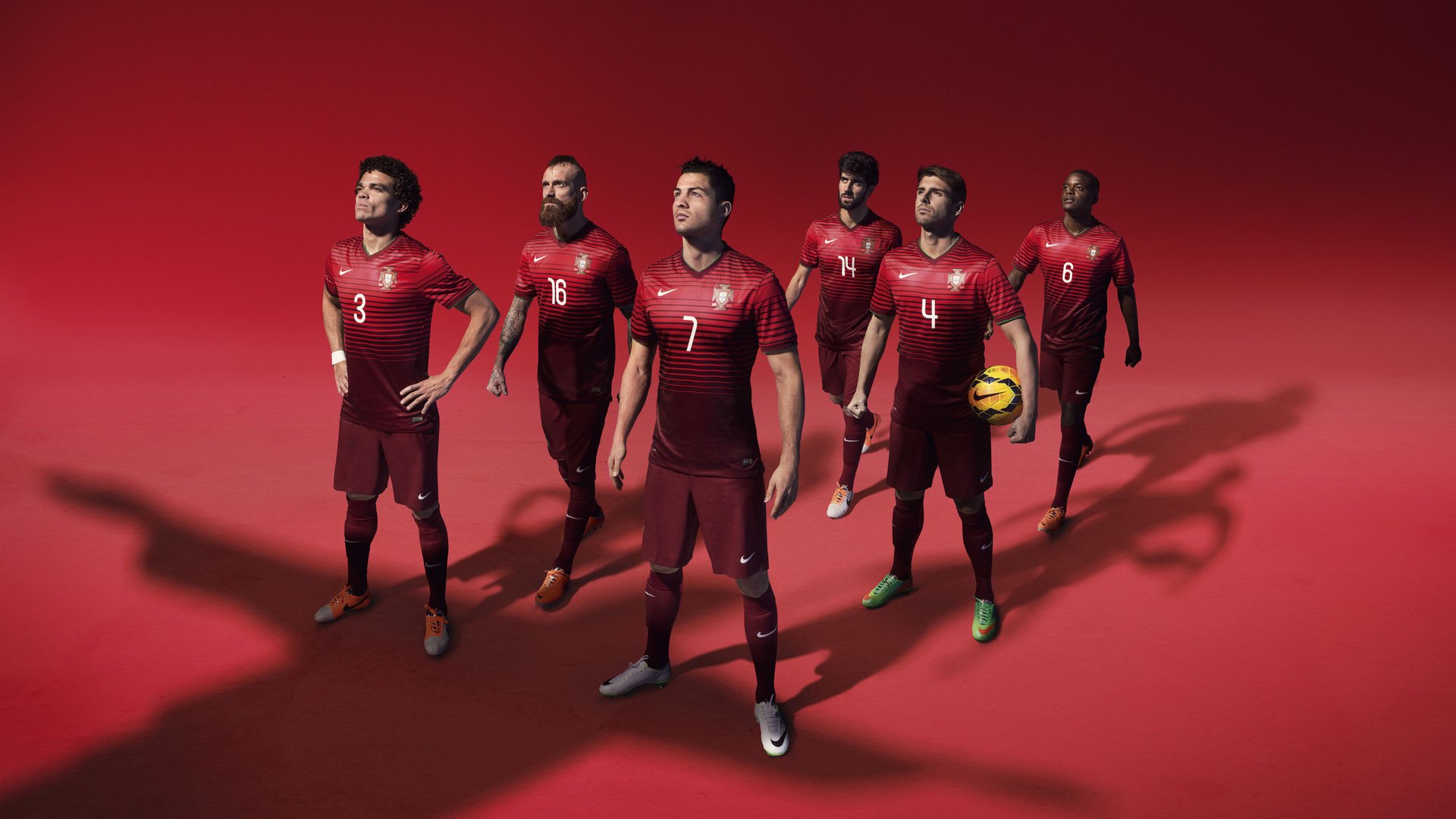 伊布天神下凡，乌克兰绝杀里昂，一场定义传奇的欧冠之夜