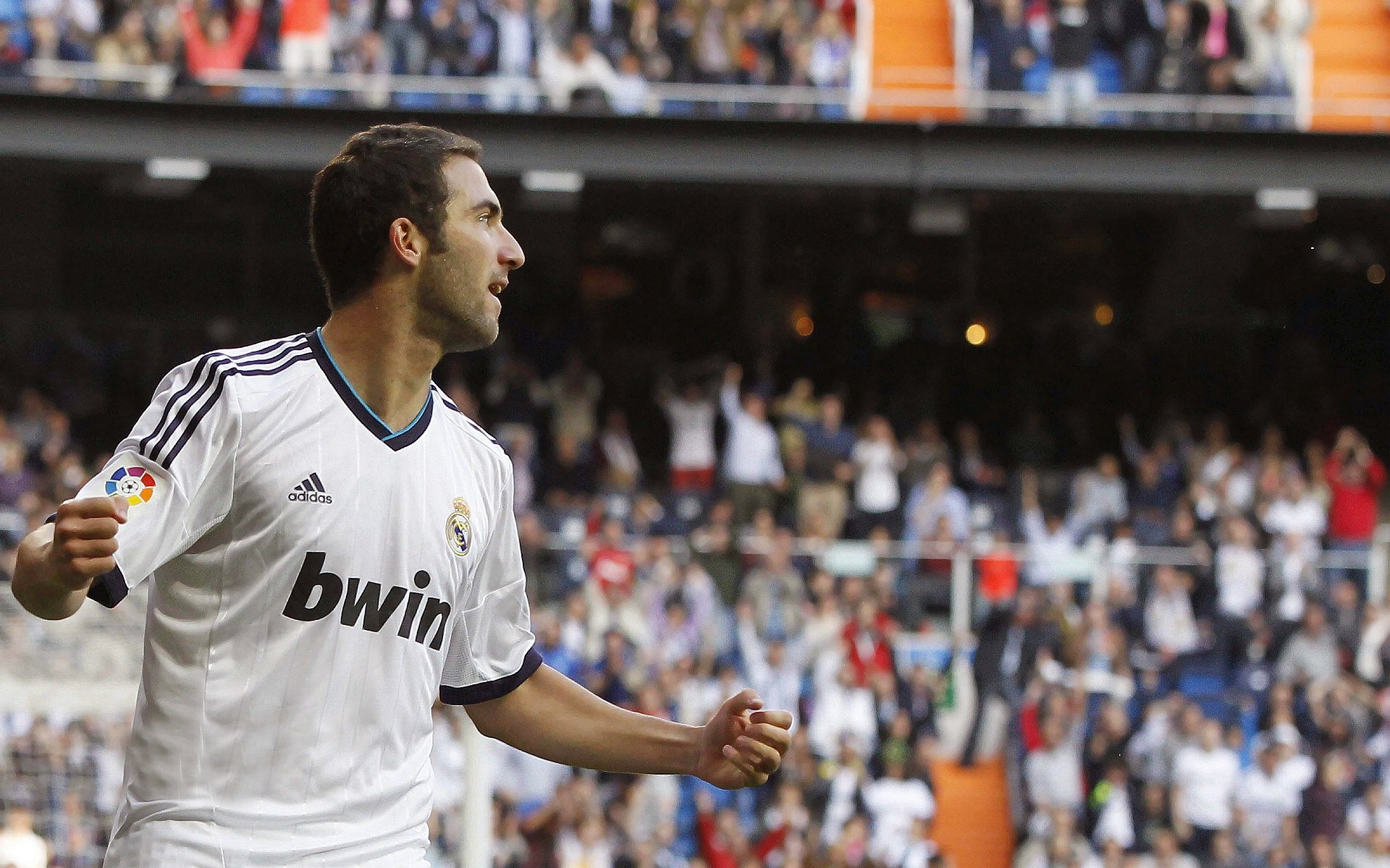 赛道上的心跳时刻，诺里斯关键制胜，红牛车队逆转哈斯车队